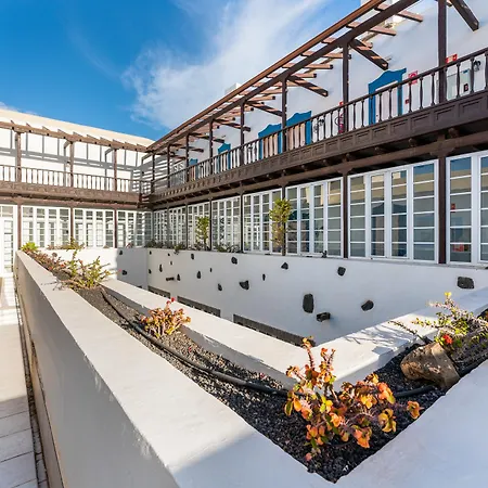 Semesteranläggning (resort) Livvo Volcan Lanzarote 5*