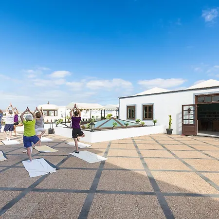 Курортный комплекс Livvo Volcan Lanzarote