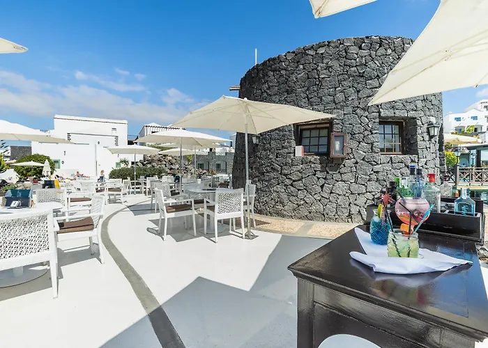 Курортный комплекс Livvo Volcan Lanzarote 5*