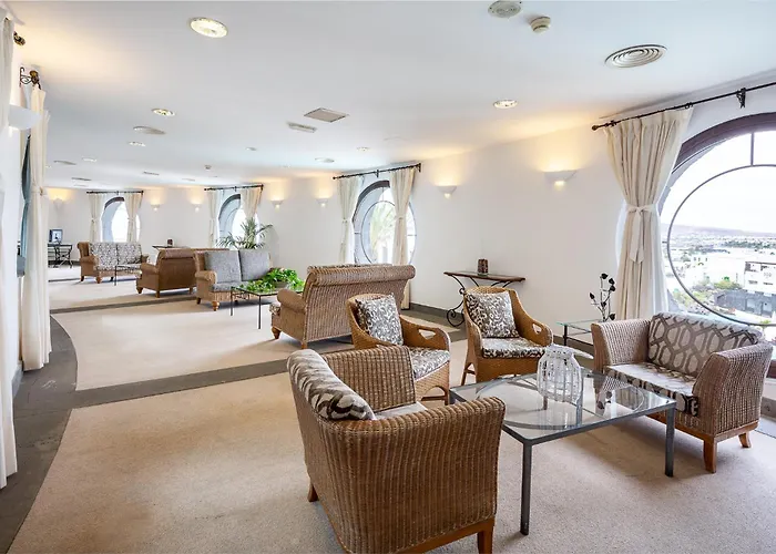 Курортный комплекс Livvo Volcan Lanzarote 5*